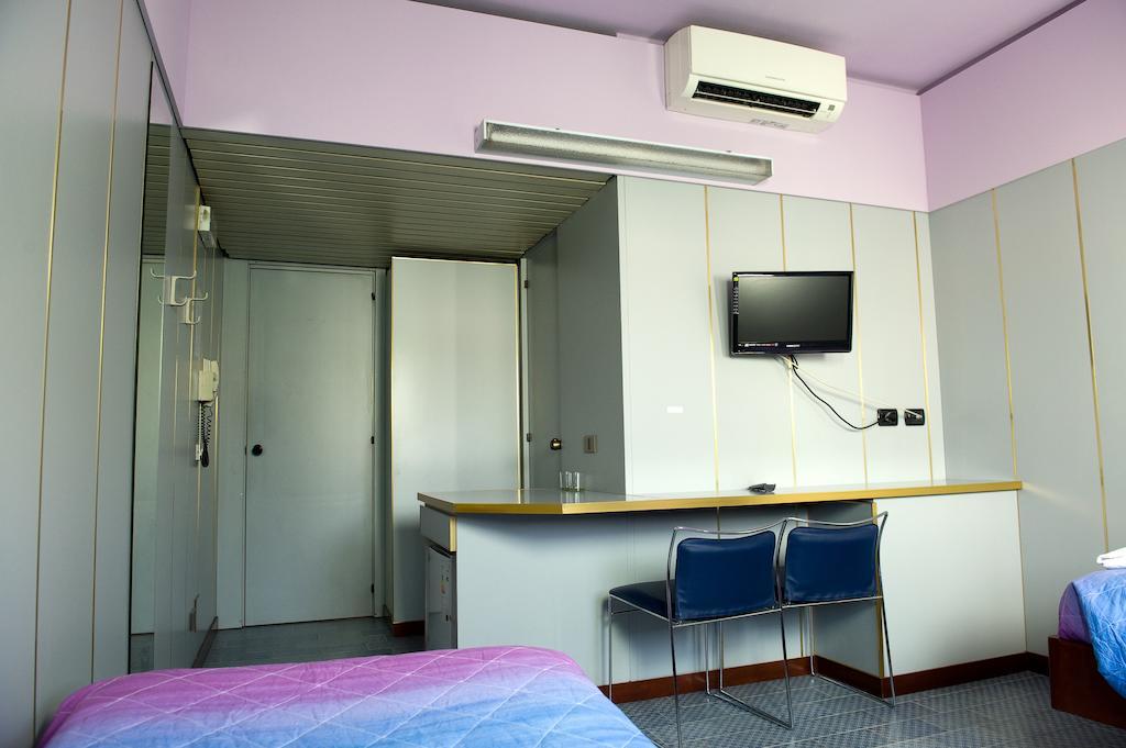 Hotel Maria Luisago Bagian luar foto